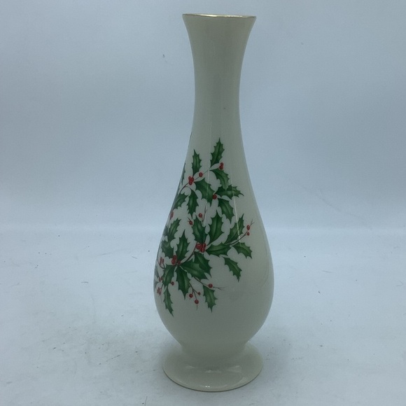 Two Lenox Holly Berry Christmas Vases - Picture 10 of 16